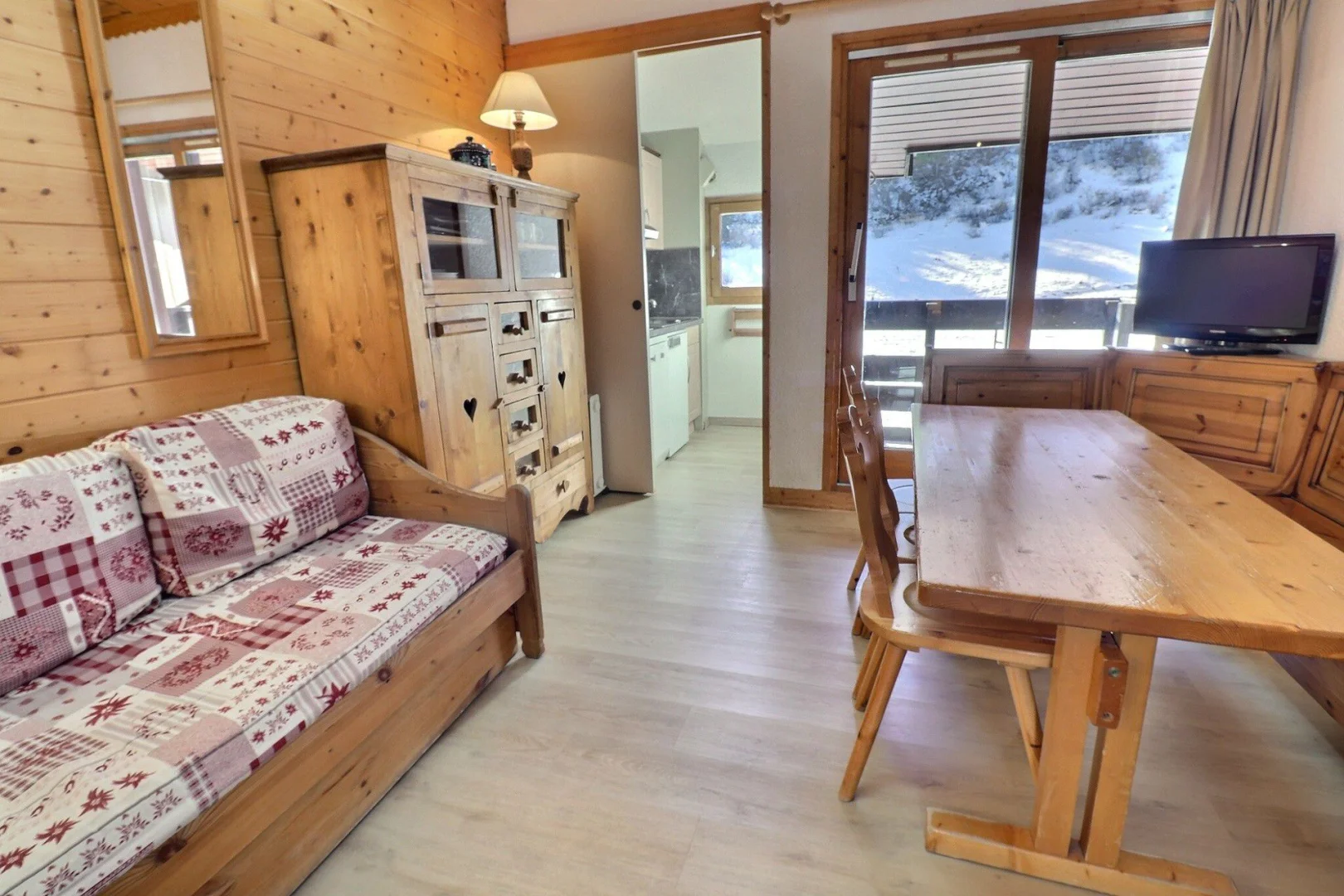CROD153 / Две комнаты с мезонином / Méribel / Le Hameau